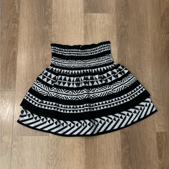 NWOT Blue Rain Black and White Patterned Mini Skirt, Size Small - Picture 6 of 8